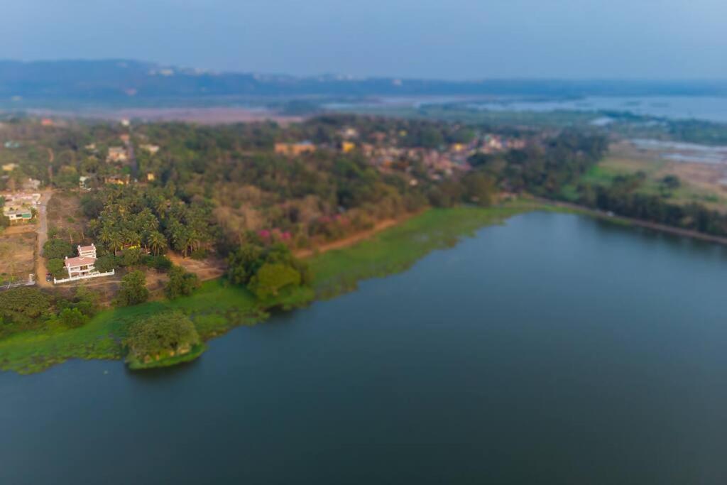 Lake View VillaGandaulim エクステリア 写真
