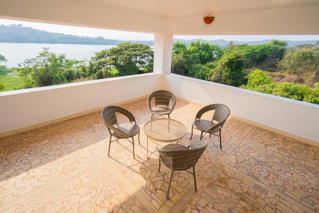 Lake View VillaGandaulim エクステリア 写真